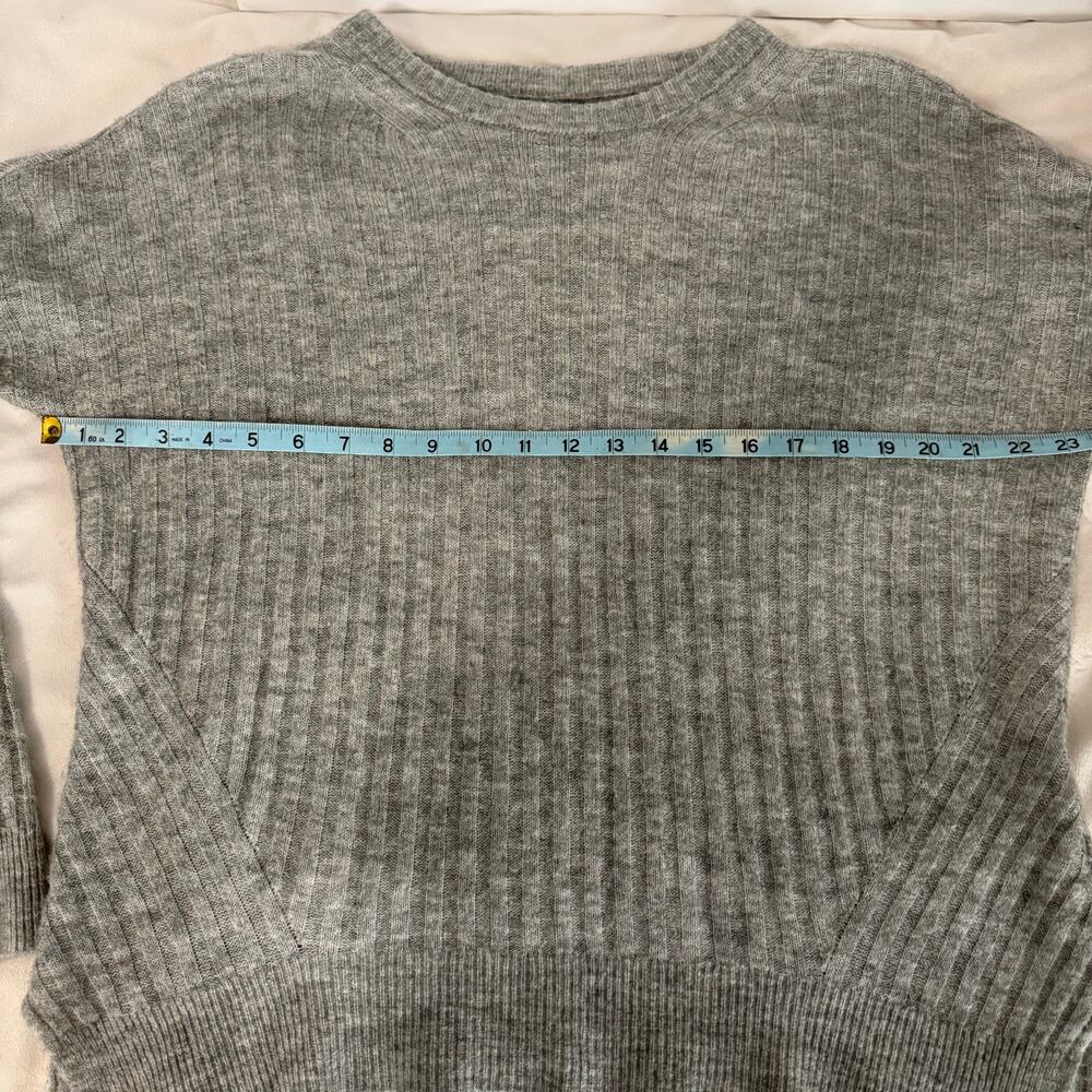 Abercrombie and Fitch Gray Long Sleeve Oversized Sweater Size Small - Picture 7 of 9